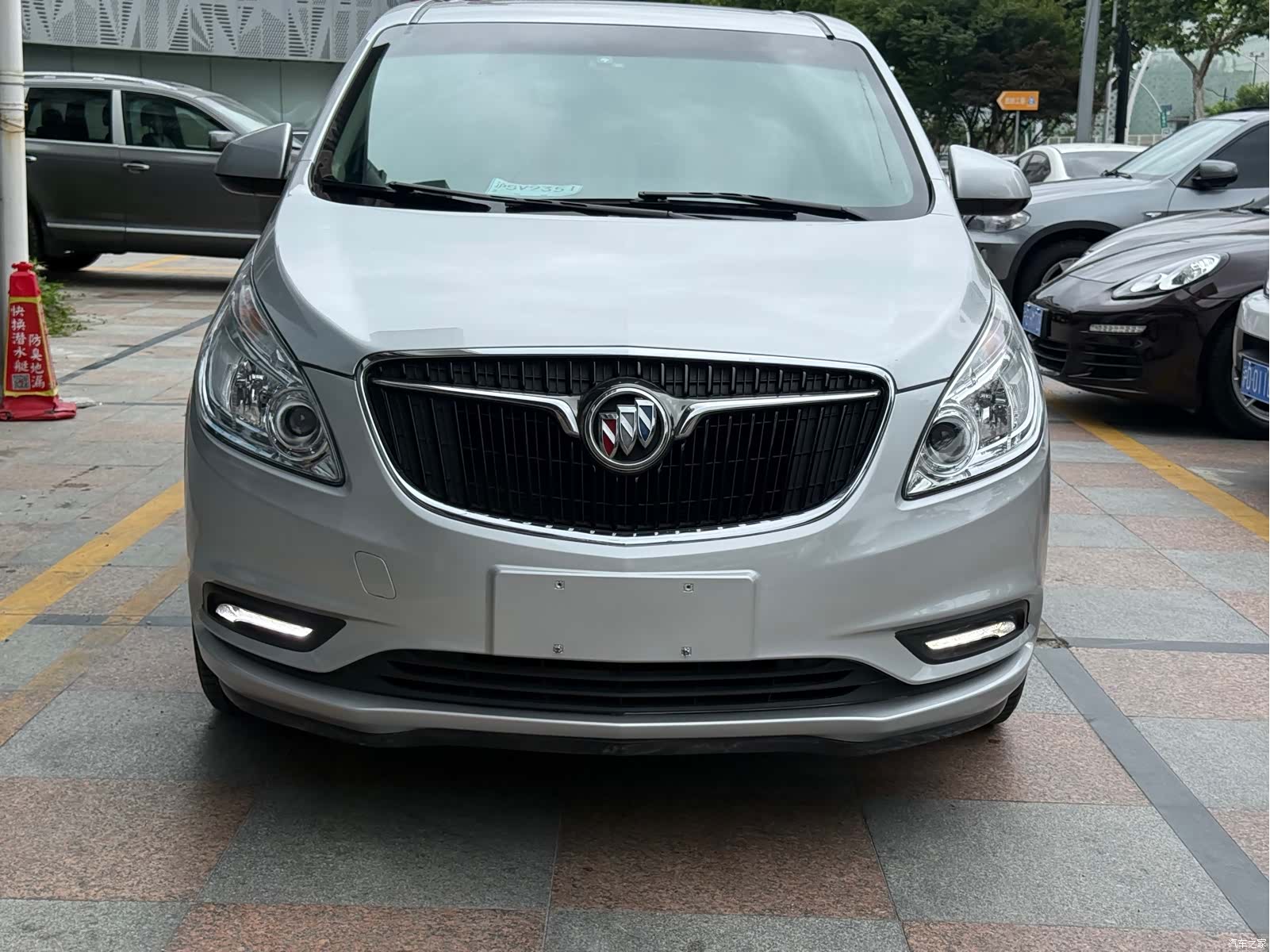 Buick GL8, 2017 17