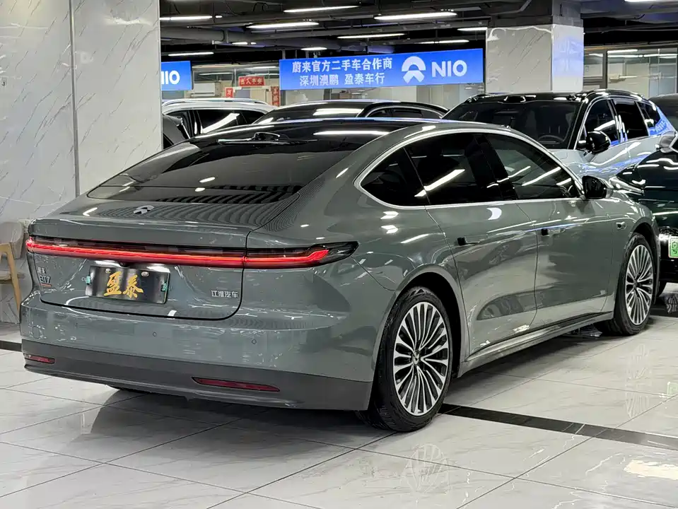 NIO ET7