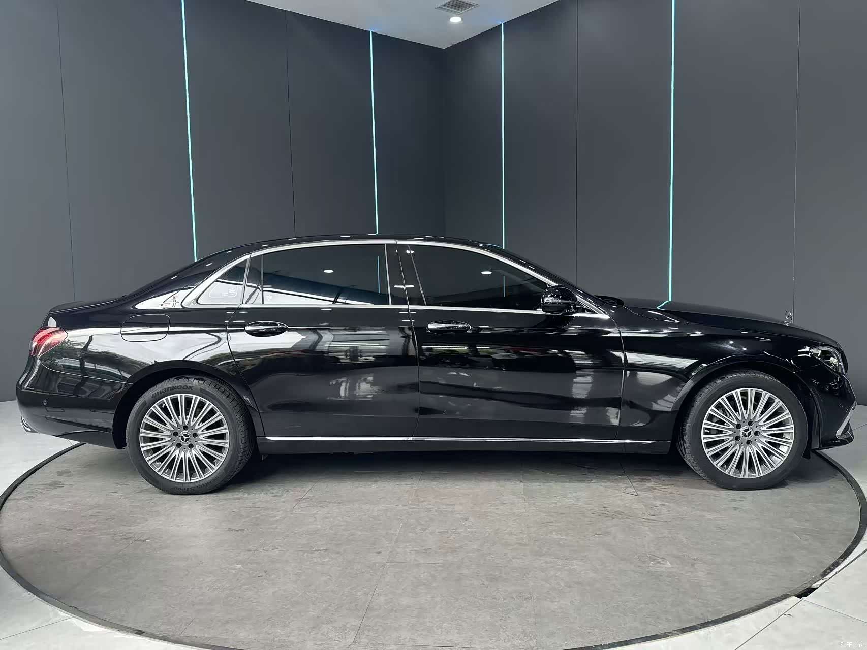 Mercedes-Benz E-Class, 2022 4