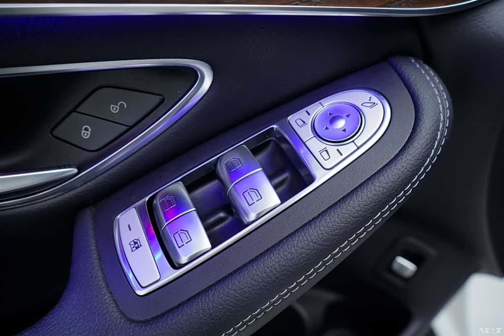 Mercedes-Benz GLC, 2022 21