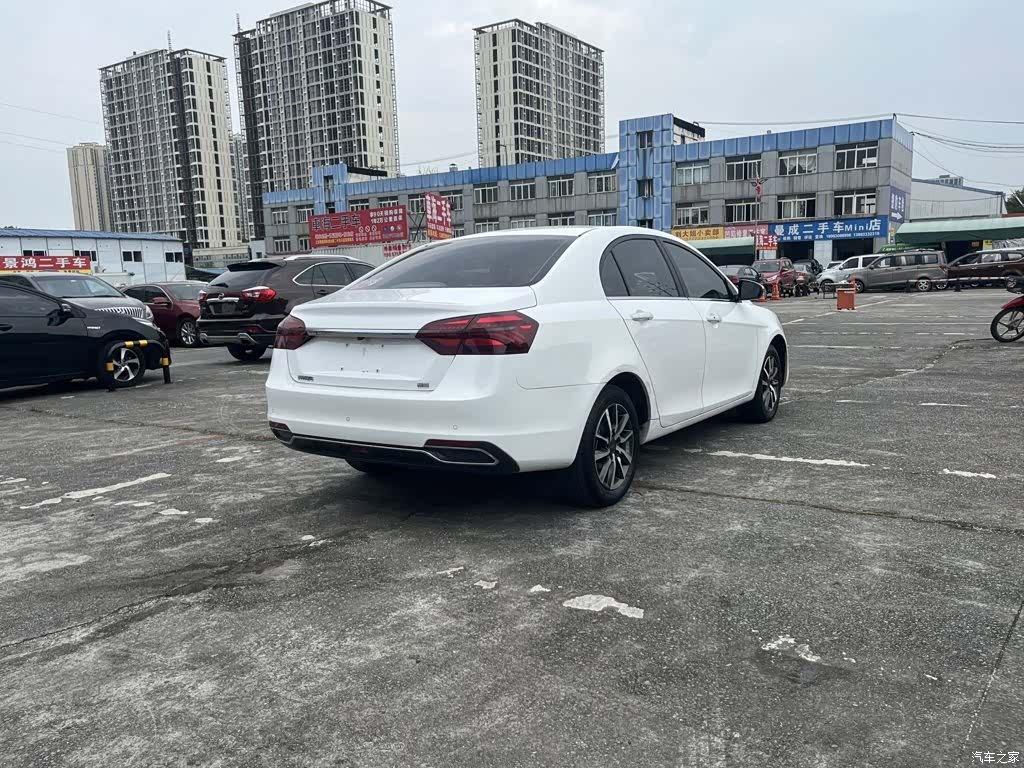 Geely Emgrand, 2019 8