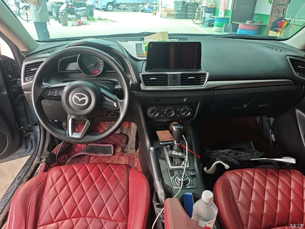 Mazda Mazda3, 2017 10