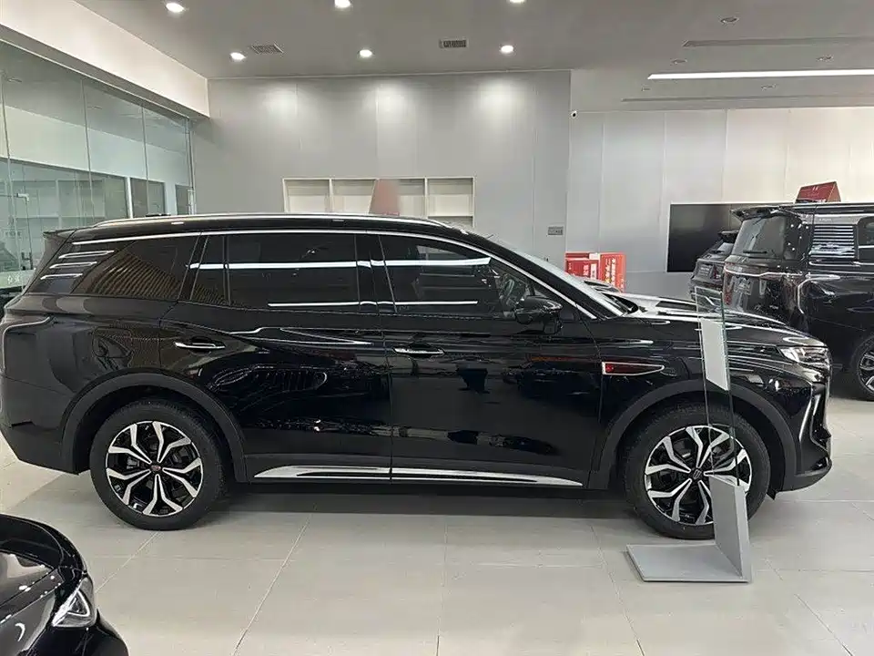 Hongqi HS7