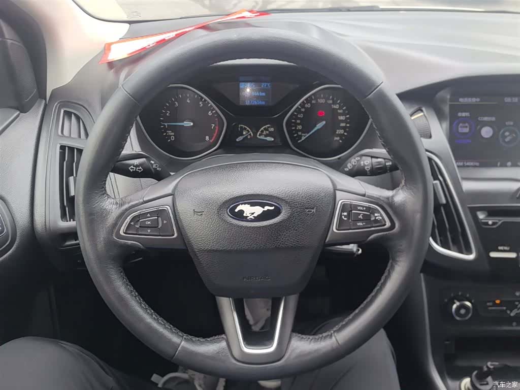 Ford Focus, 2015 11