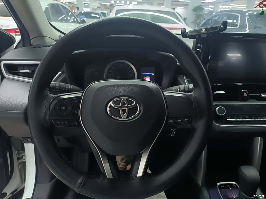 Toyota Frontlander, 2023 11