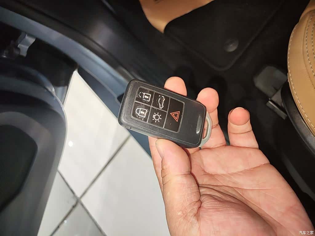 Volvo V40, 2016 9