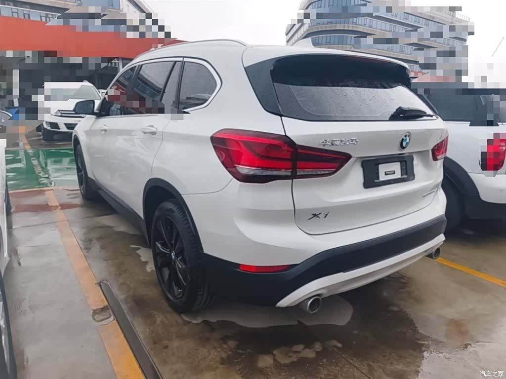 BMW X1, 2021 все фото