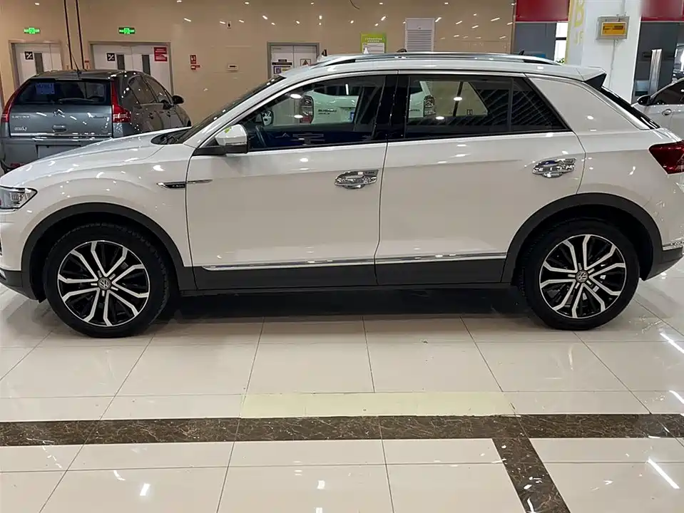 Volkswagen T-ROC exploring Songs