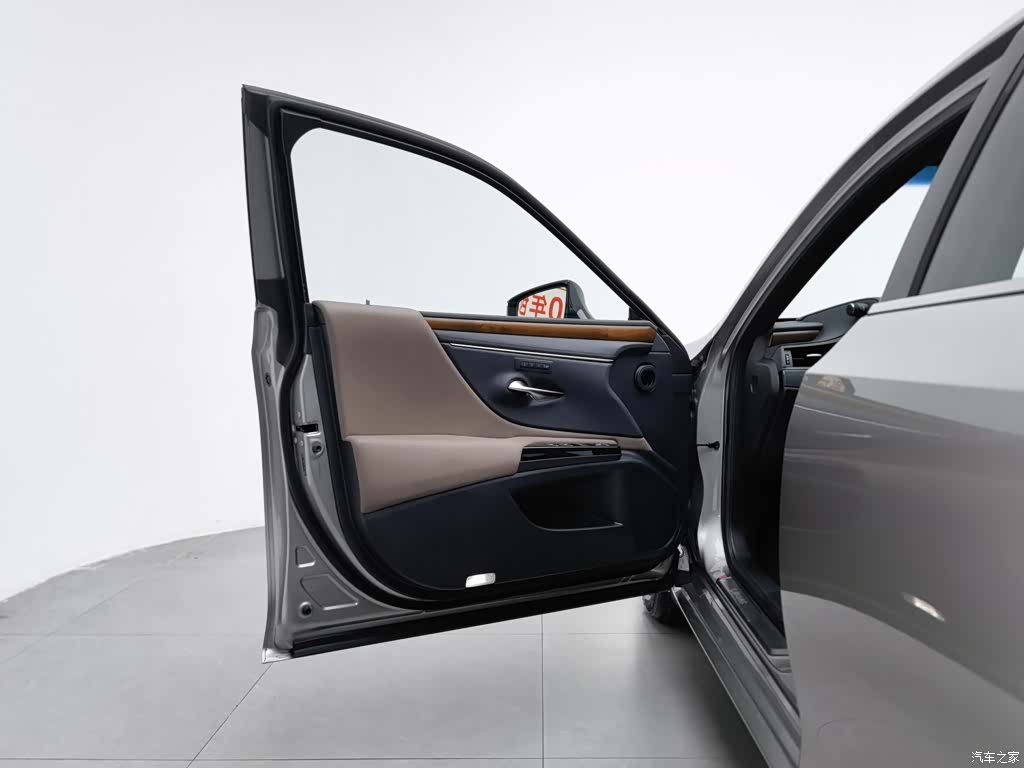 Lexus ES, 2024 8