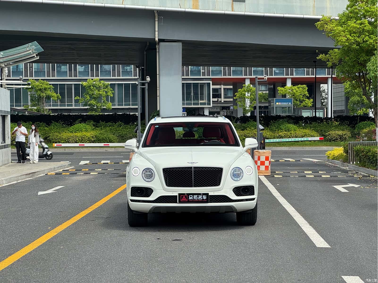 Bentley Bentayga, 2018 2