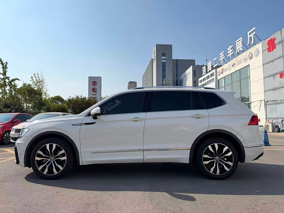 Volkswagen Tiguan L