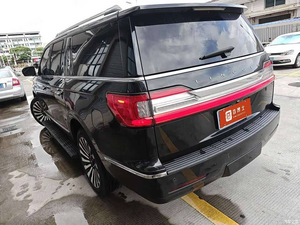 Lincoln Navigator, 2019 13
