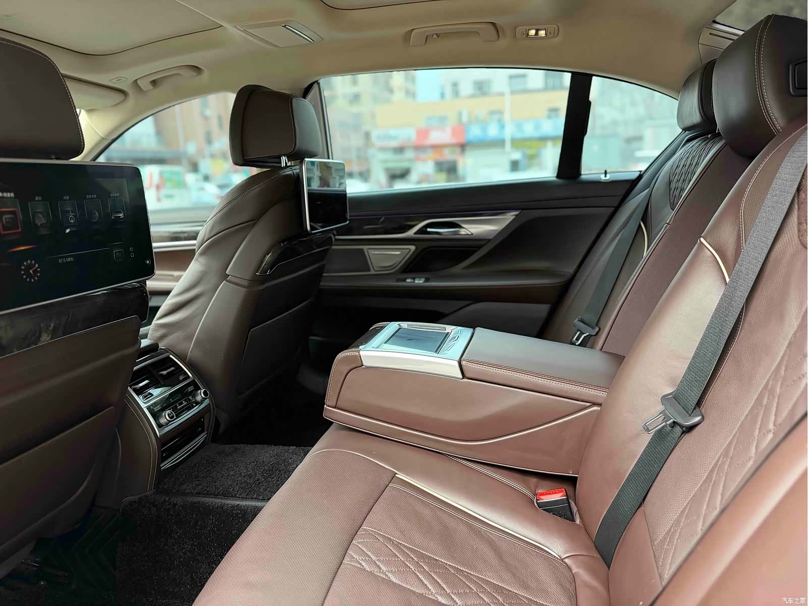 BMW 7 Series, 2017 все фото