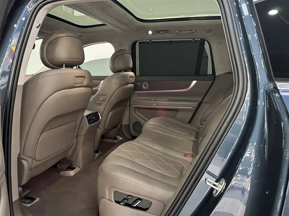 AITO Ask the world M9