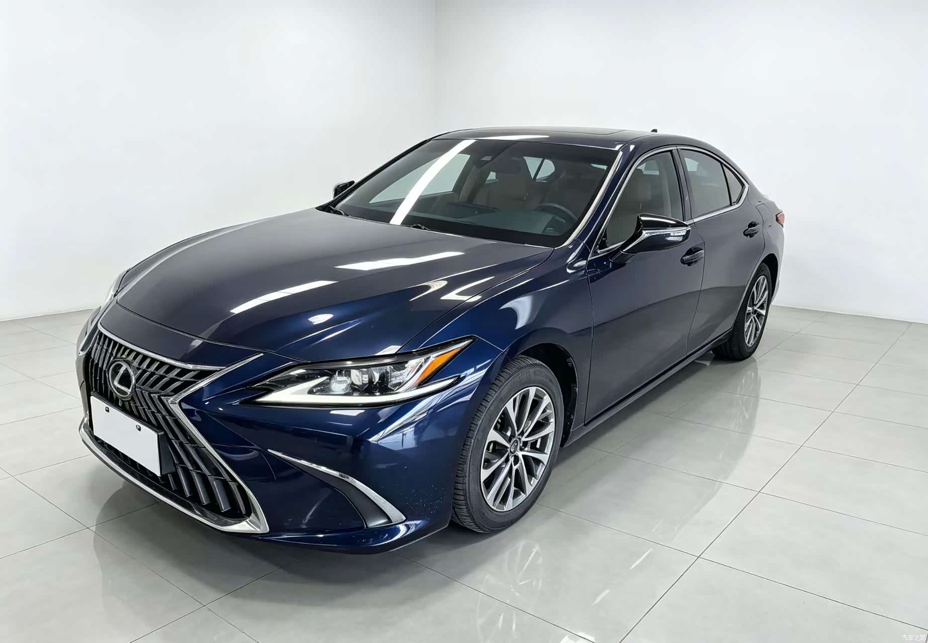 Lexus ES, 2021 1