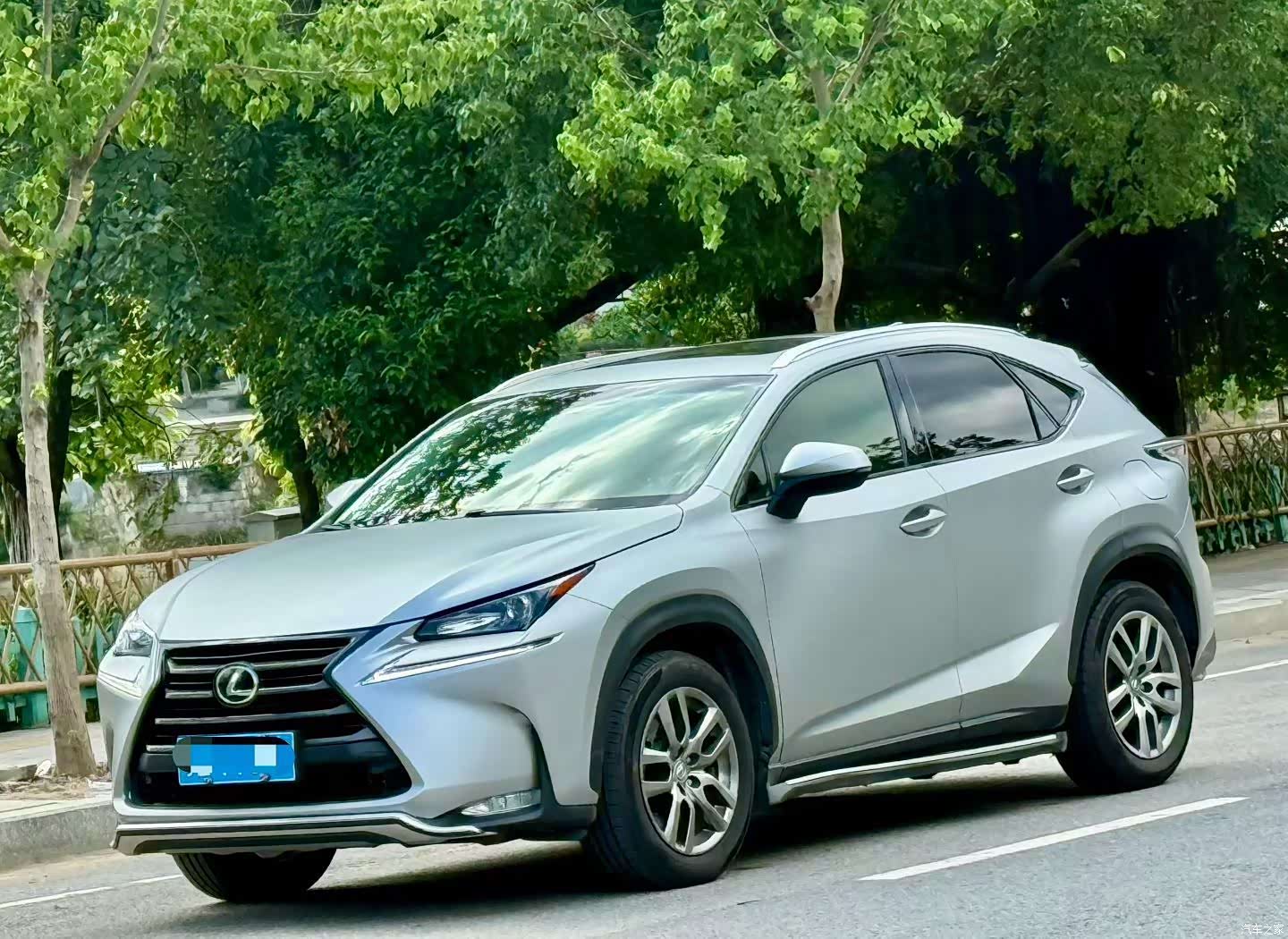 Lexus NX, 2016 1