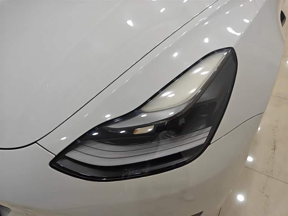 Tesla Model 3 Tesla Model 3