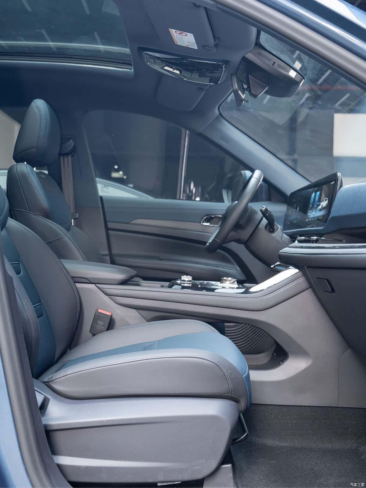 Ford Equator Sport, 2022 14