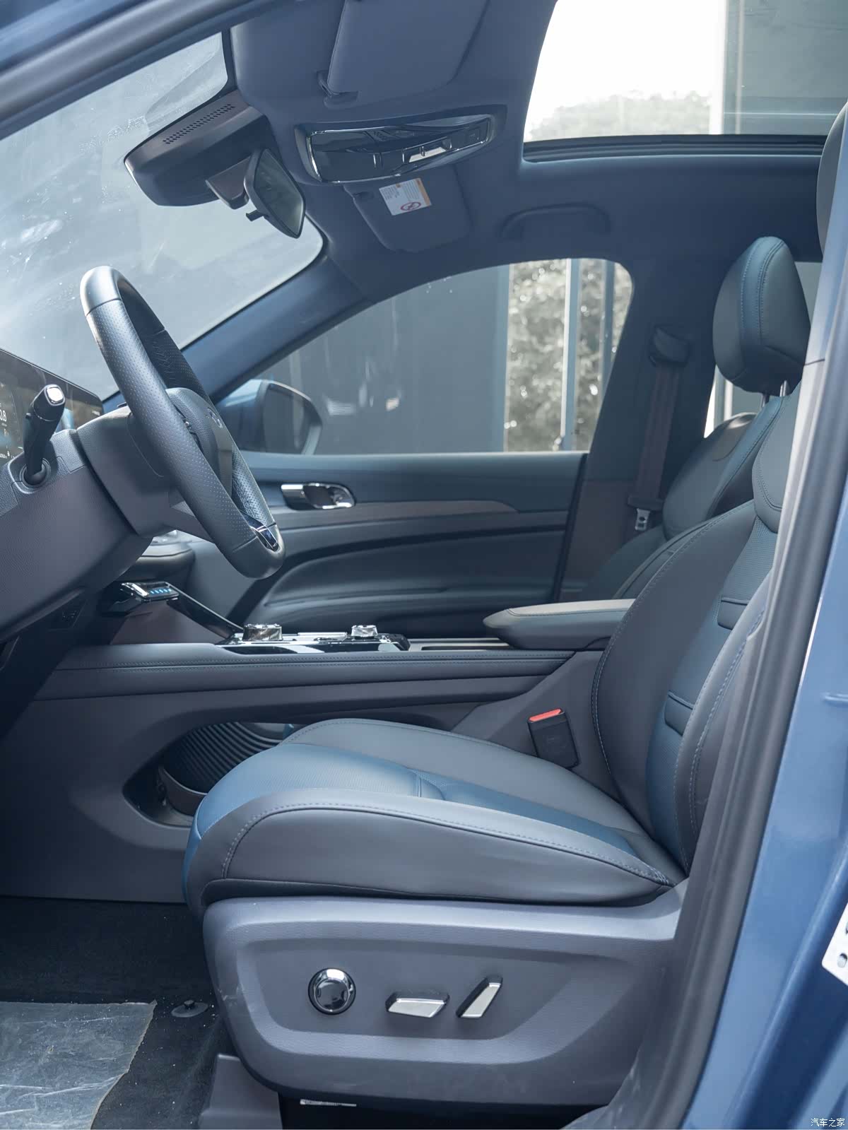Ford Equator Sport, 2022 12