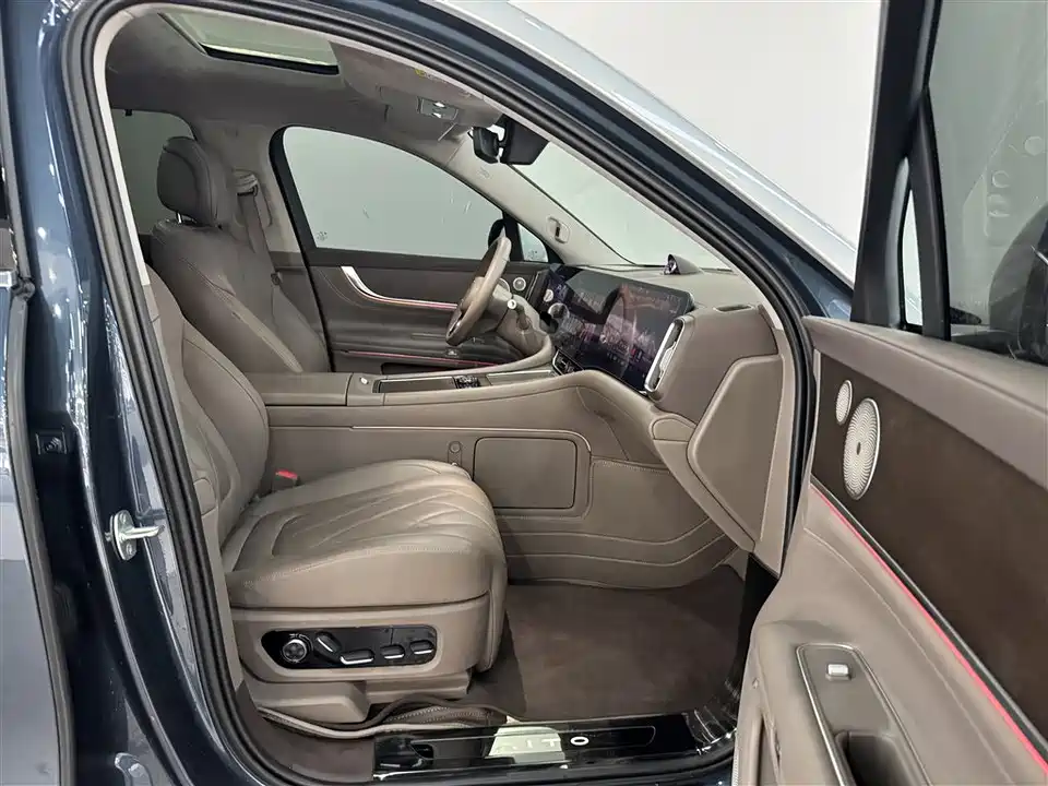 AITO Ask the world M9