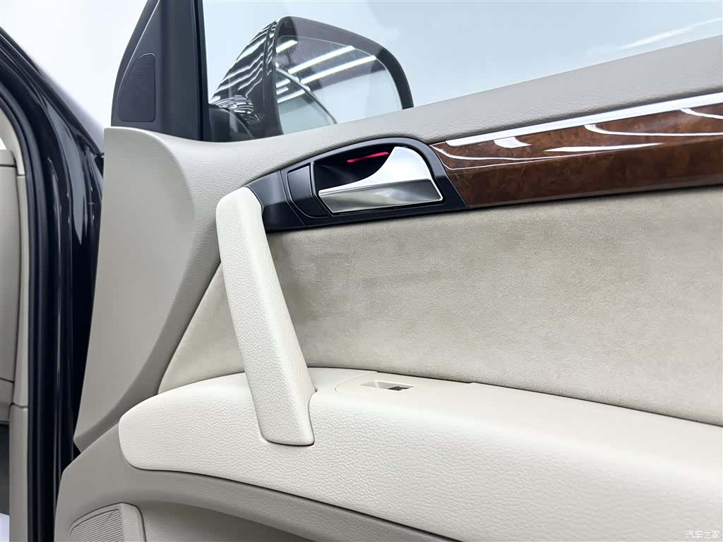 Audi Q7, 2013 9
