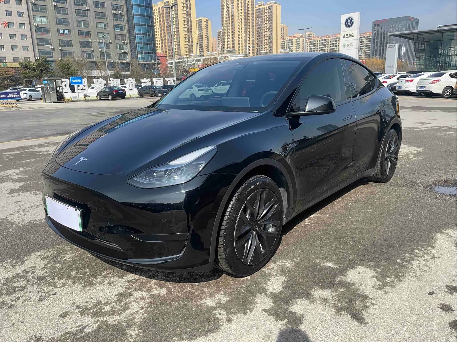 Tesla Model Y, 2023 1