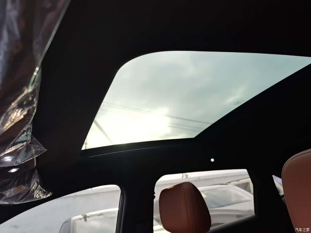 Wuling Starlight, 2025 18
