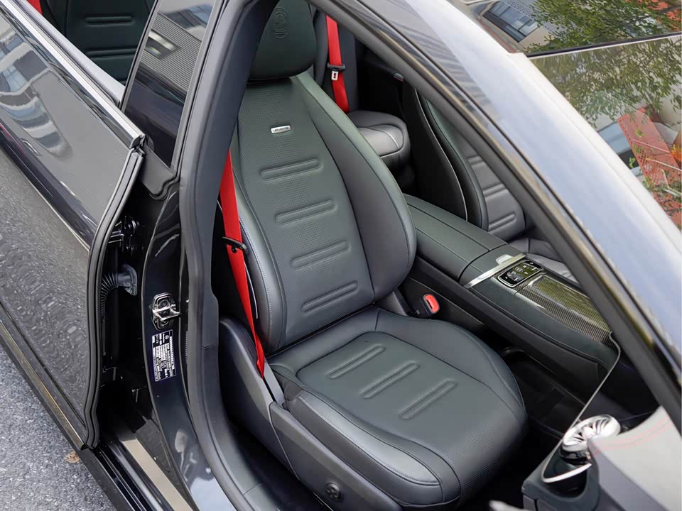 Mercedes-Benz EQE AMG