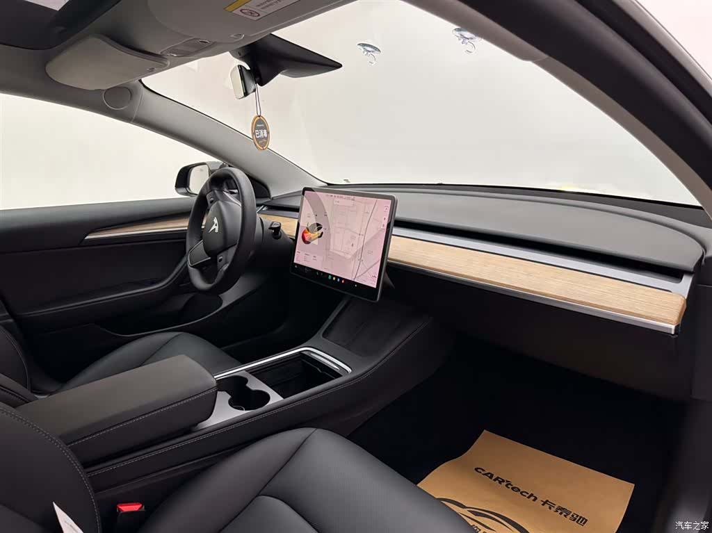 Tesla Model 3, 2021 11