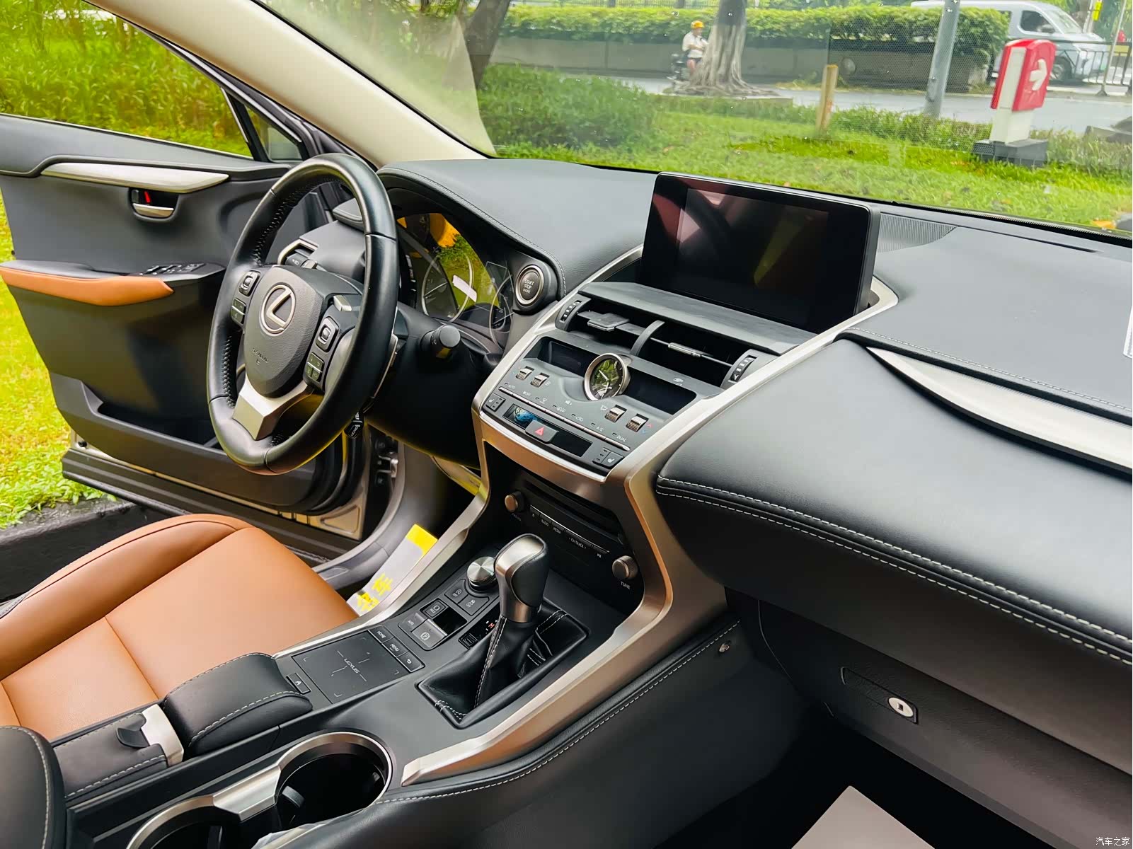 Lexus NX, 2019 13