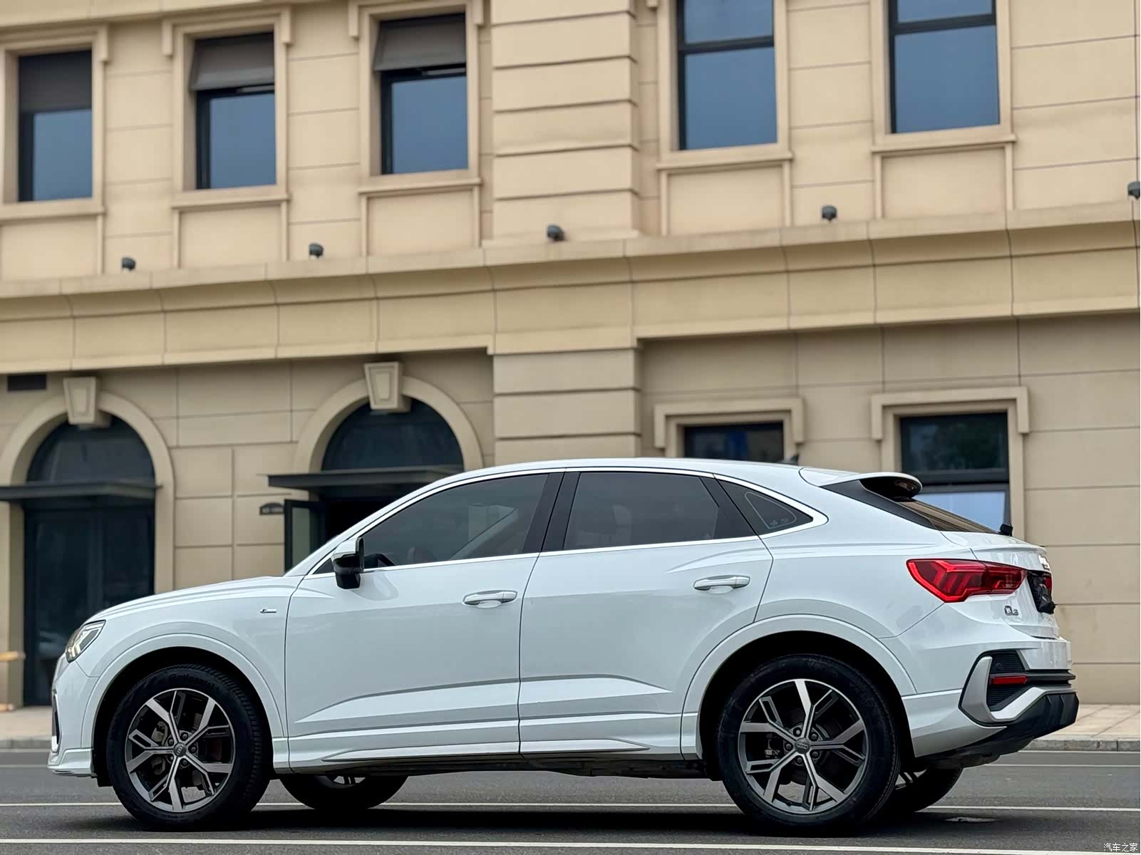 Audi Q3, 2021 9