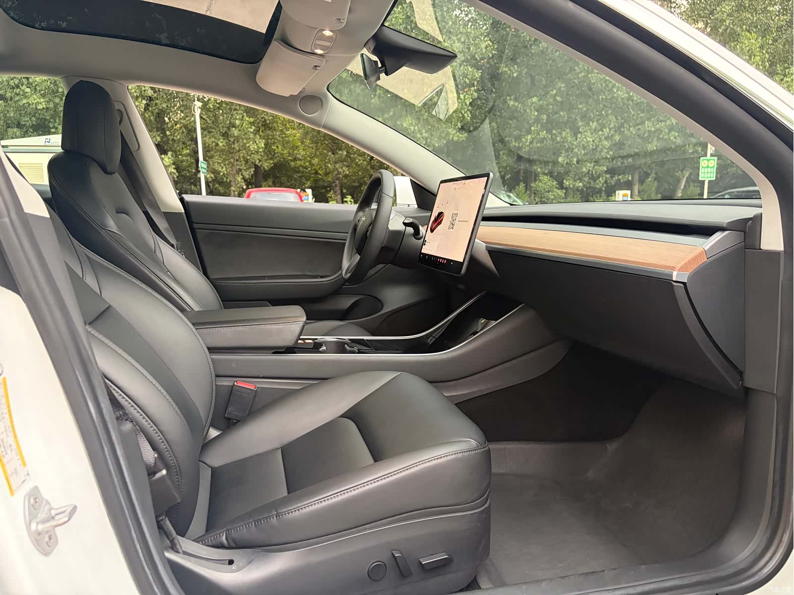 Tesla Model 3, 2020 16