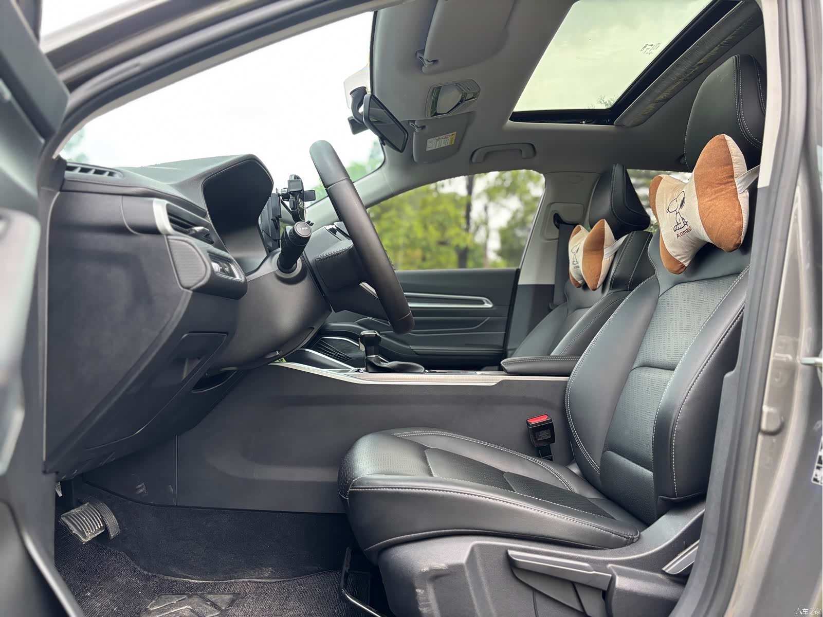 Geely Emgrand, 2022 13