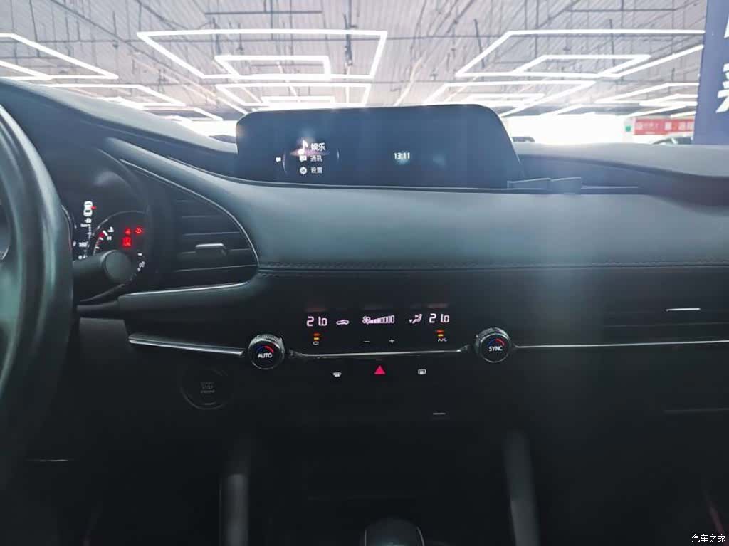 Mazda Mazda3, 2021 12