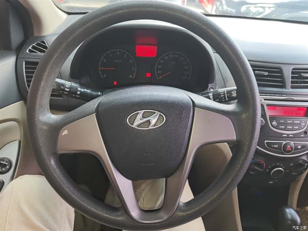 Hyundai GLS, 2016 11