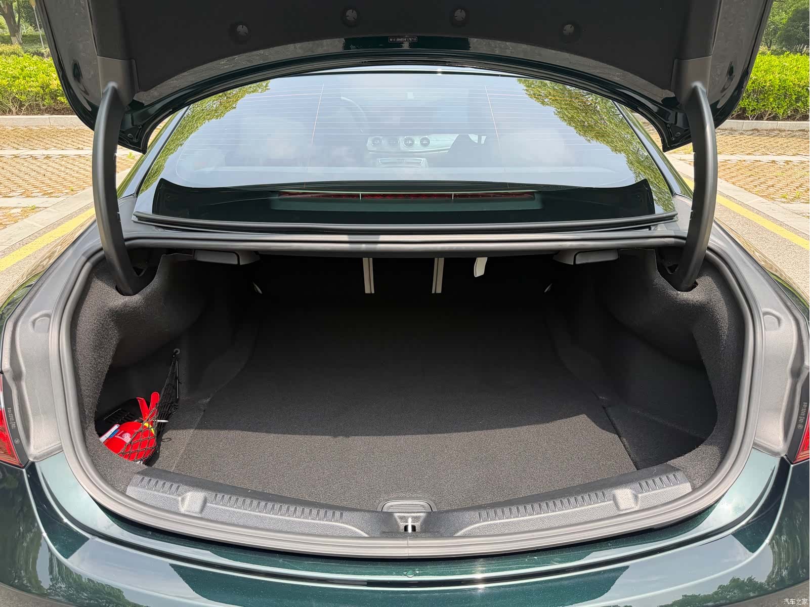 Mercedes-Benz E-Class, 2022 16