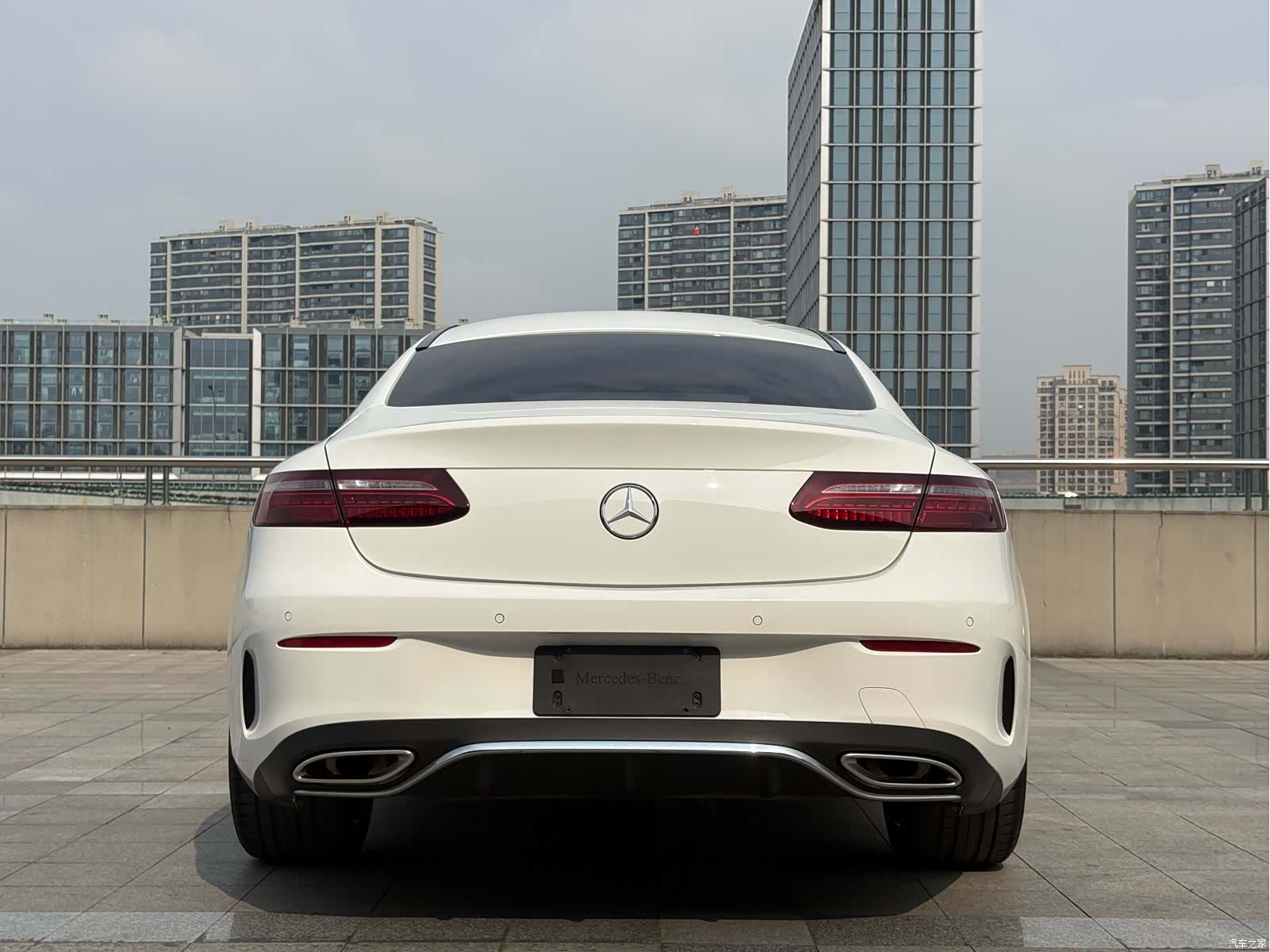 Mercedes-Benz E-Class, 2023 4