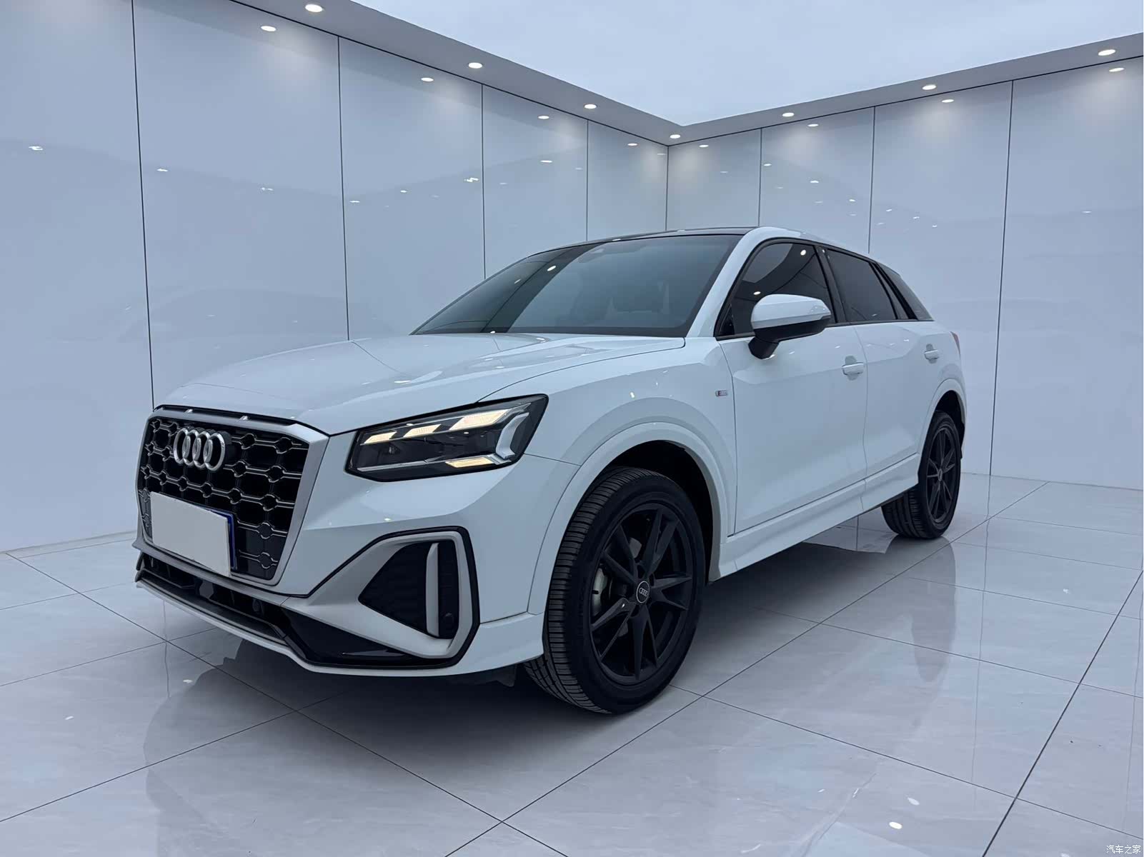 Audi Q2L, 2022 1