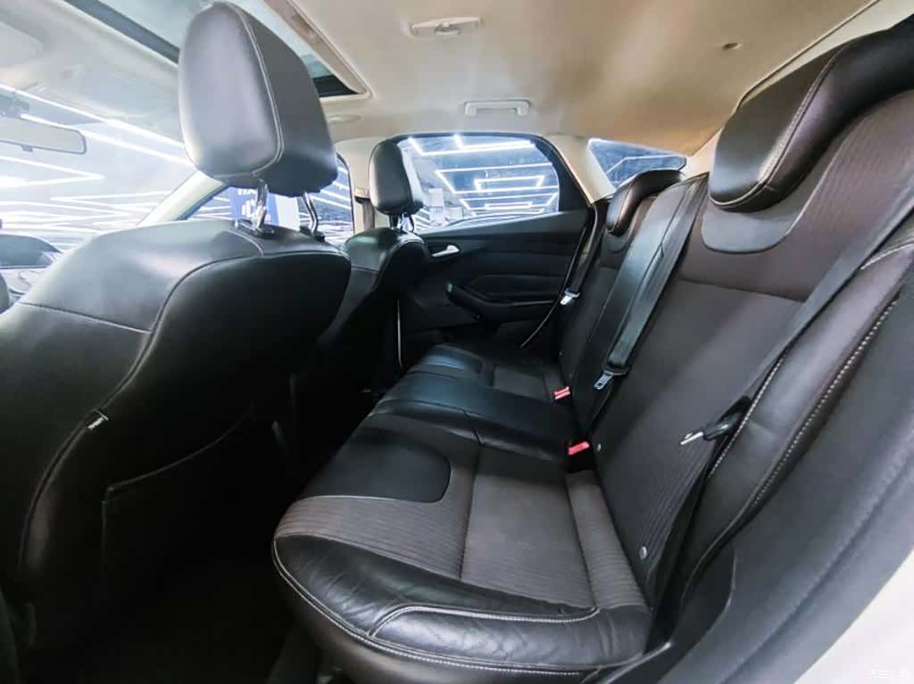 Ford Focus, 2013 6