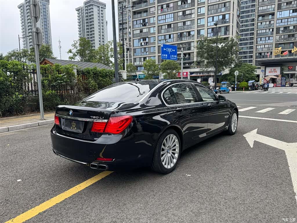 BMW 7 Series, 2011 6