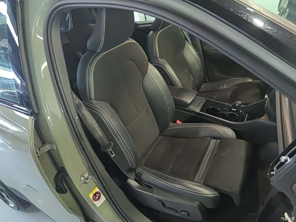 Volvo XC40, 2021 25