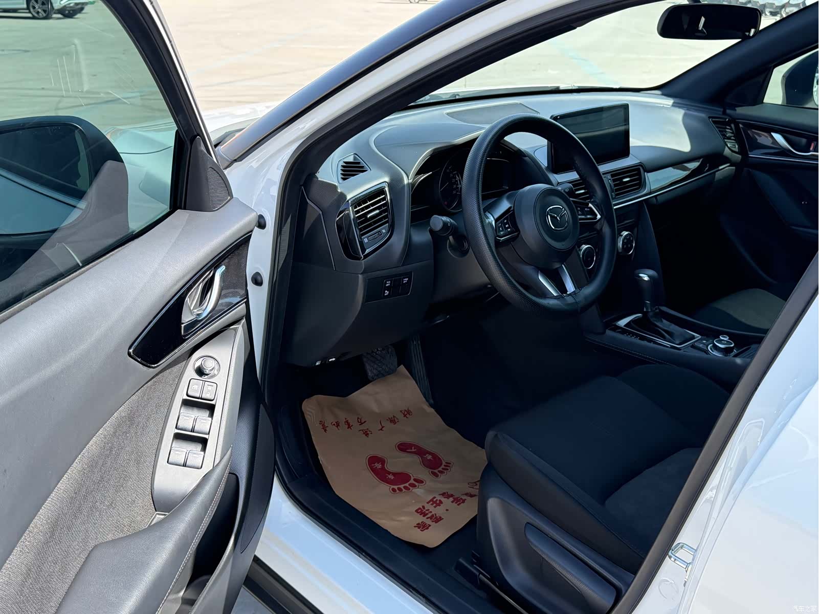 Mazda CX-4, 2023 7