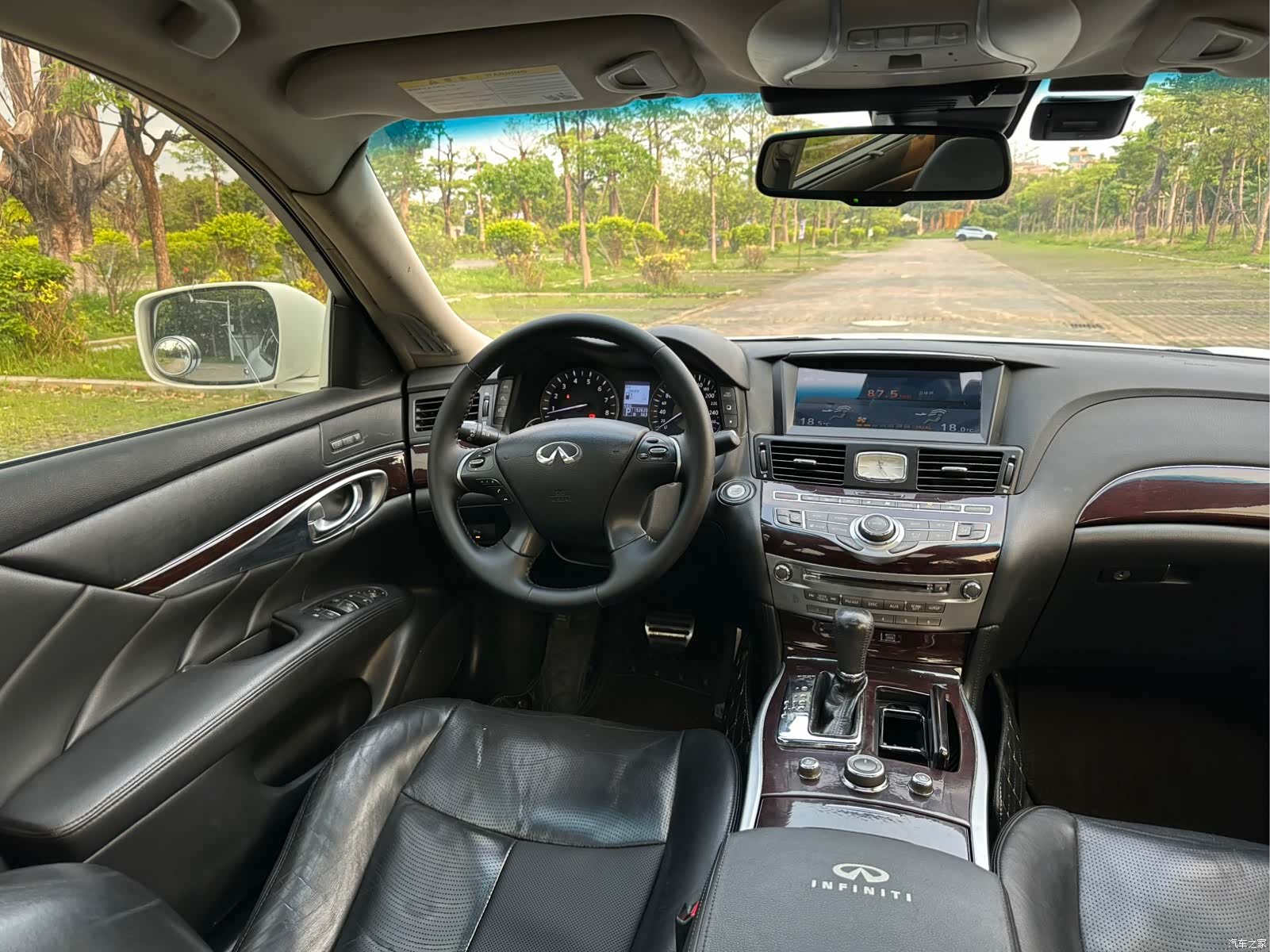 Infiniti M25L, 2012 14