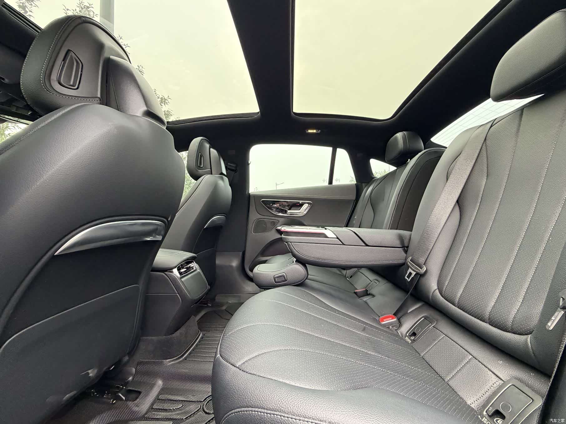 Mercedes-Benz EQE, 2023 7