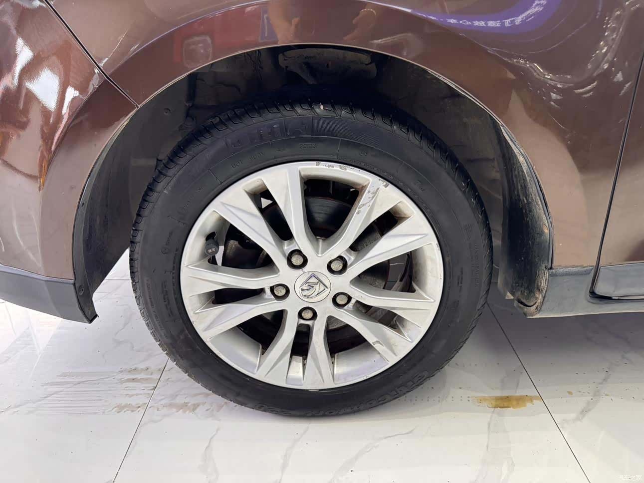 Wuling 730, 2014 27