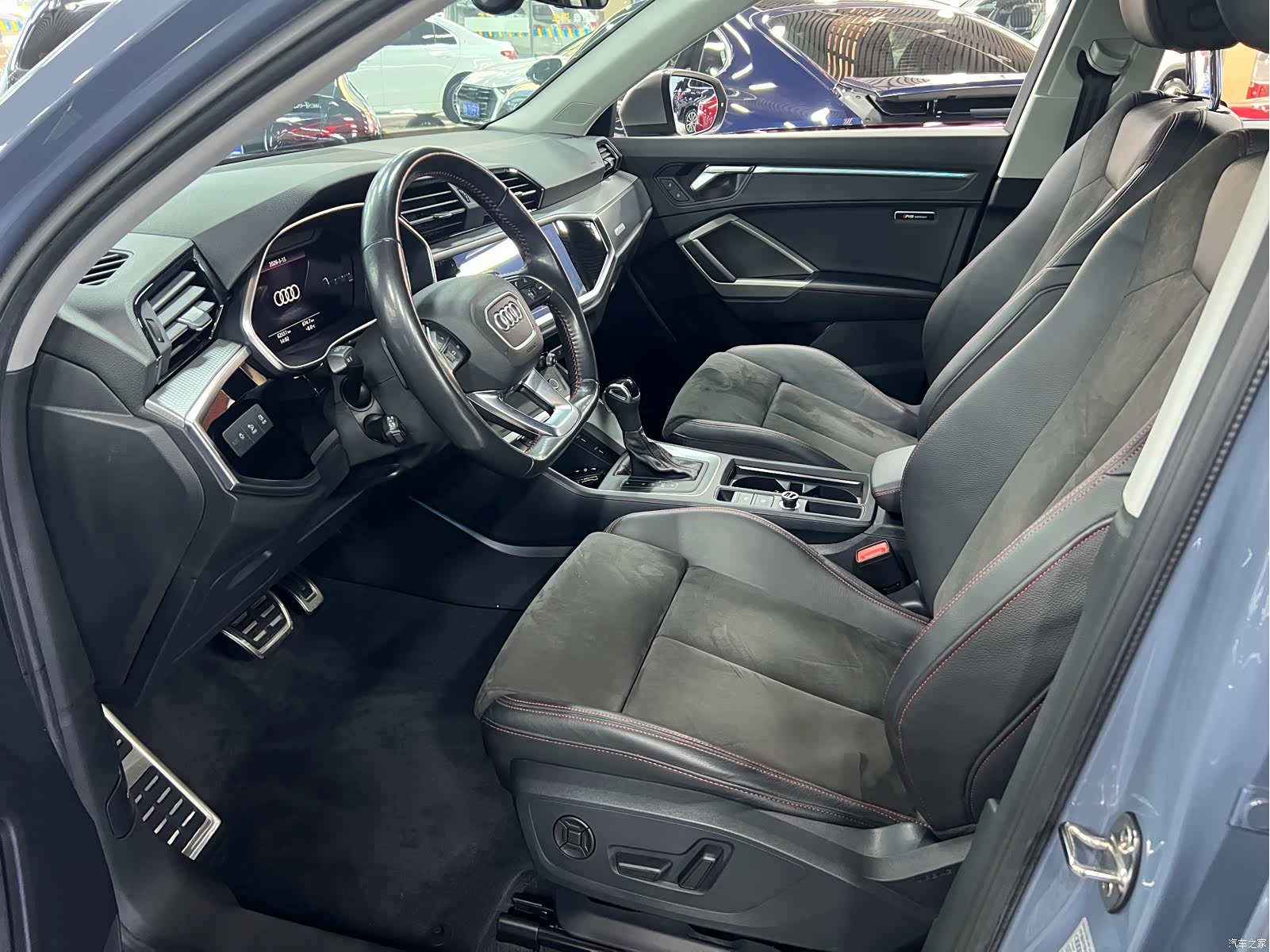 Audi Q3, 2022 4