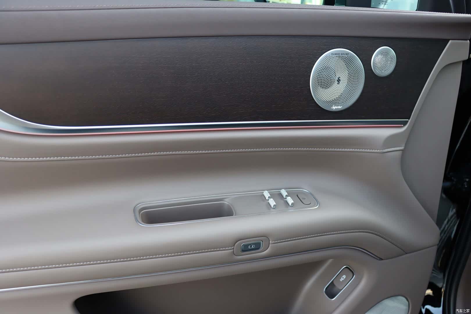 AITO M9, 2025 12