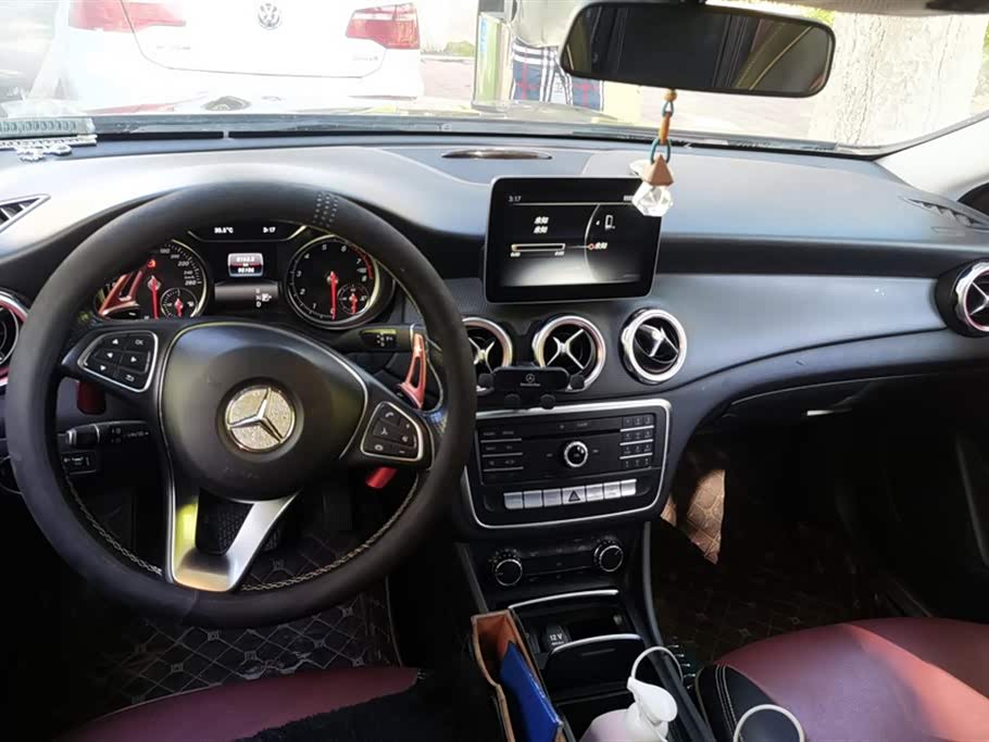 Mercedes-Benz GLA Mercedes-Benz GLA