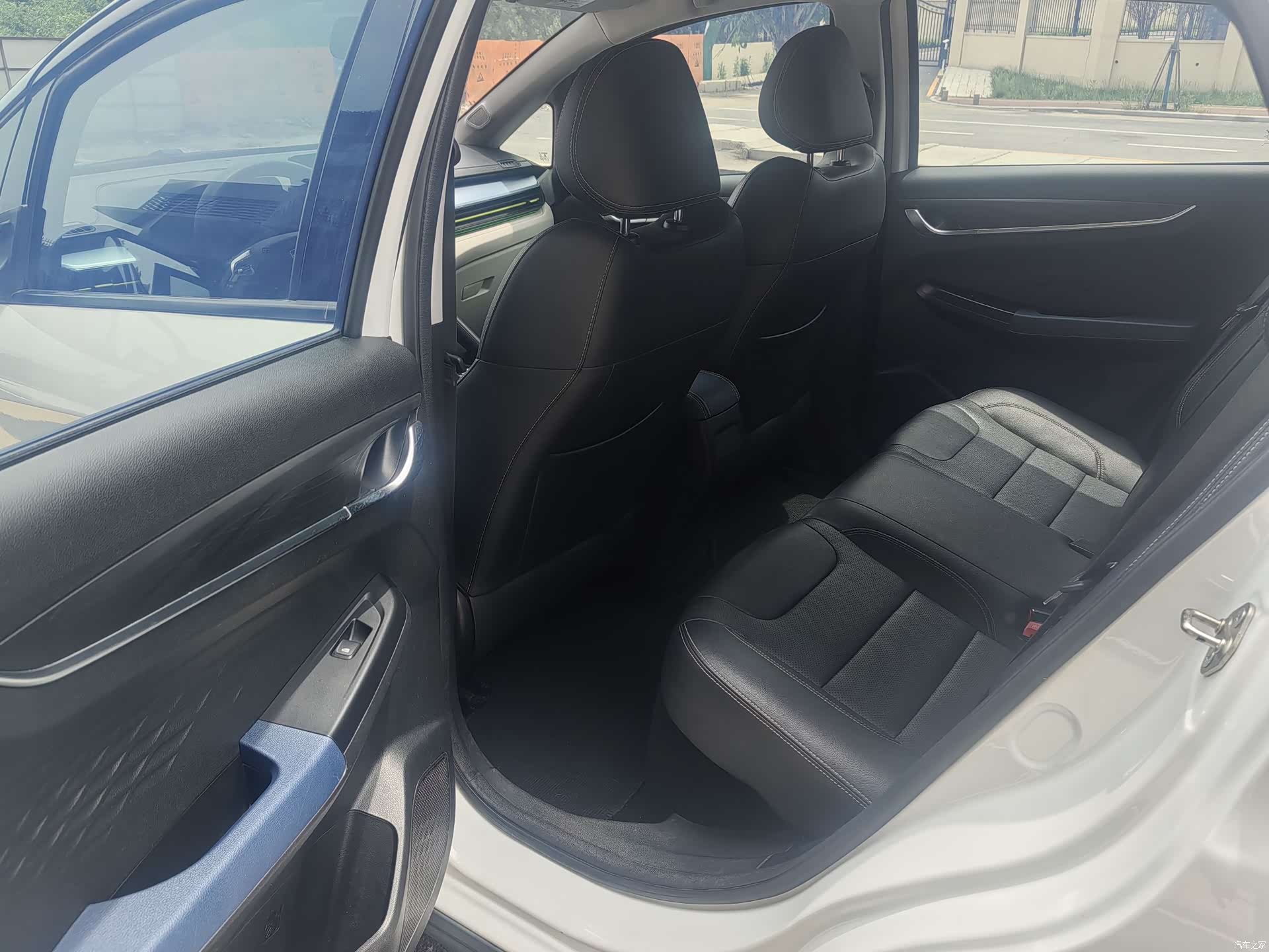 Geely EX3, 2022 6