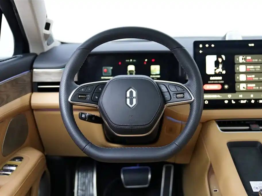 AITO Ask the world M5